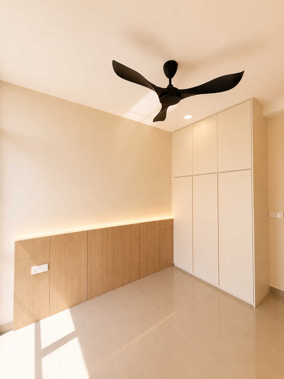 Minimal Warm Bedroom